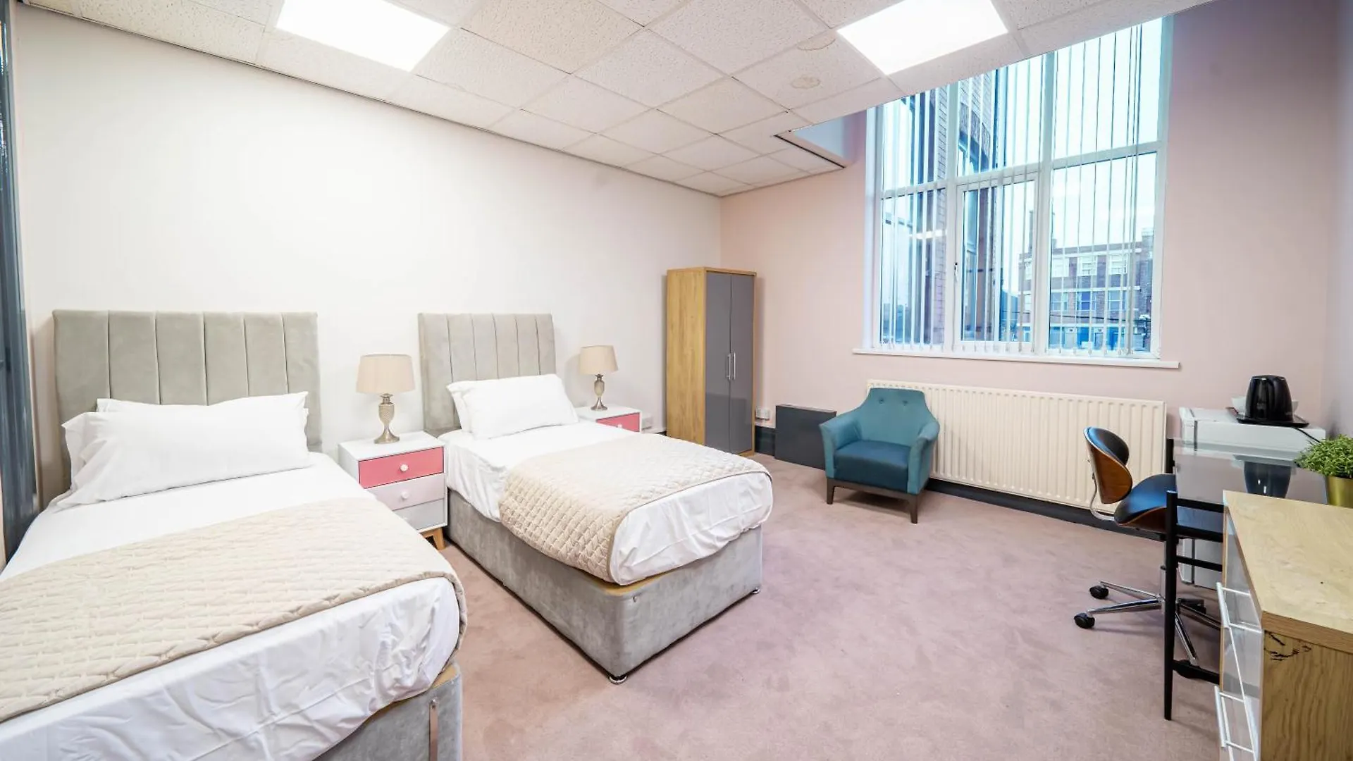 Bessemer Rooms Sheffield 0*,